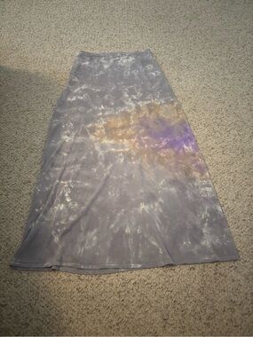 Zara Maxi A-Line Skirt in Light Gray with Subtle Lavender Accent